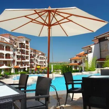 Scenic, 2 Bedroom With Views Apartment *