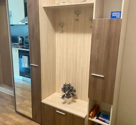 Scenic, 2 Bedroom With Views *