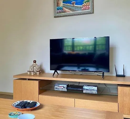 Scenic, 2 Bedroom With Views *