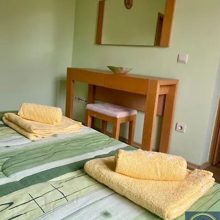 Scenic, 2 Bedroom With Views Apartment