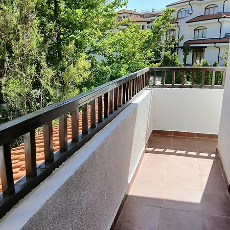 Scenic, 2 Bedroom With Views アパート